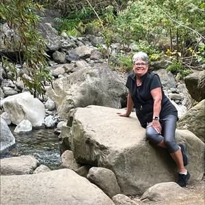 Meet your Posher, Debbie